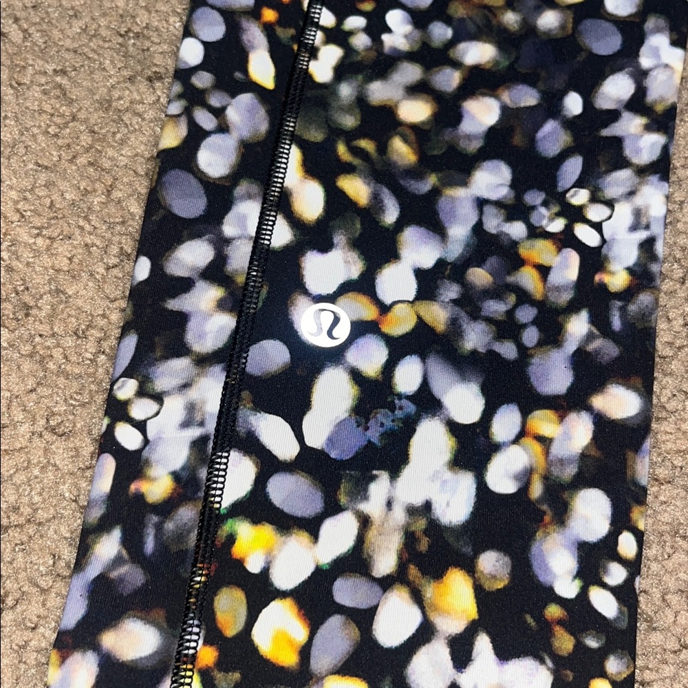 Lululemon 6 Speed Up Tight 28" Full-On‎ Luxtreme Metropolis Glow Multi Dots 6 - Picture 6 of 7